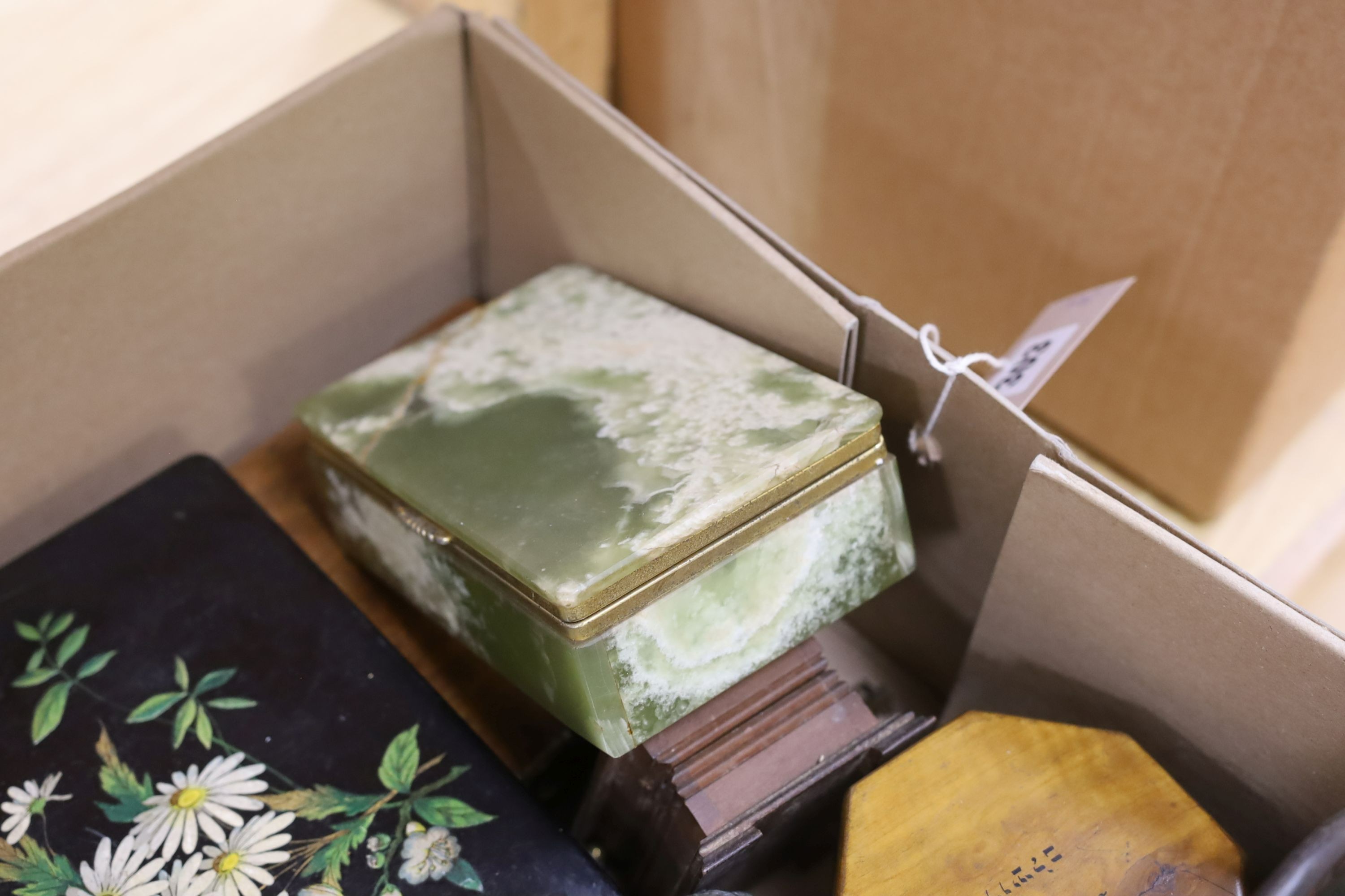 A selection of assorted miscellaneous items, to include an onyx box and lighter and other ornamental curios (1 box)